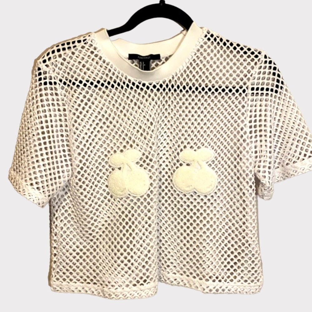 🍒 Cropped White Mesh Cherry Top - Picture 1 of 4